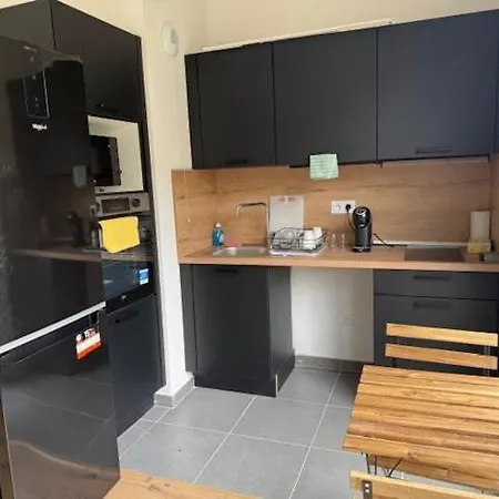 Studio, Private Garden In Apartamento Malakoff