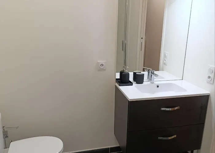 Studio, Private Garden In Apartamento Malakoff